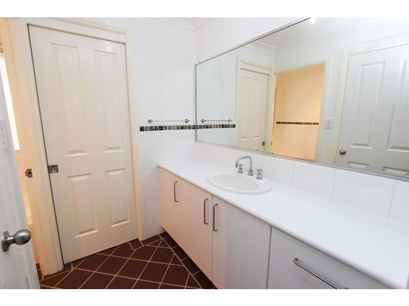 12 Carlyle Ave, Llanarth NSW 2795