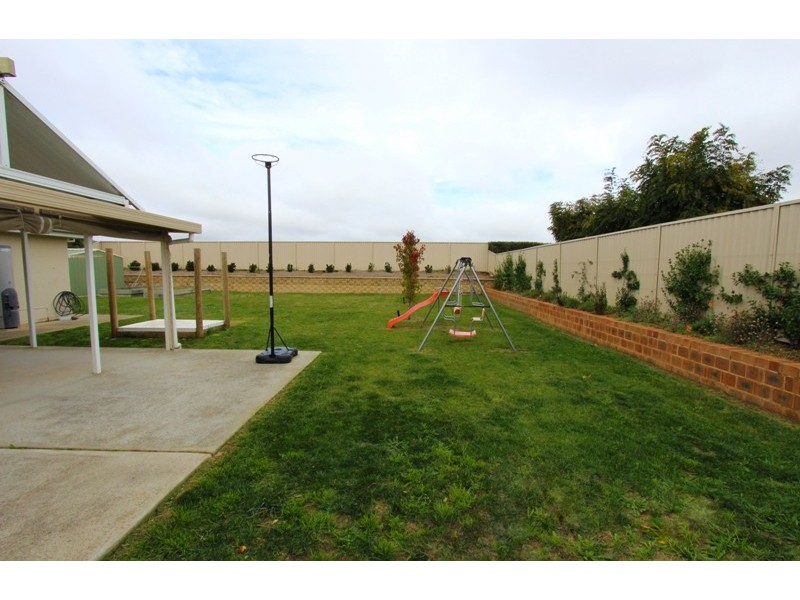 12 Carlyle Ave, Llanarth NSW 2795