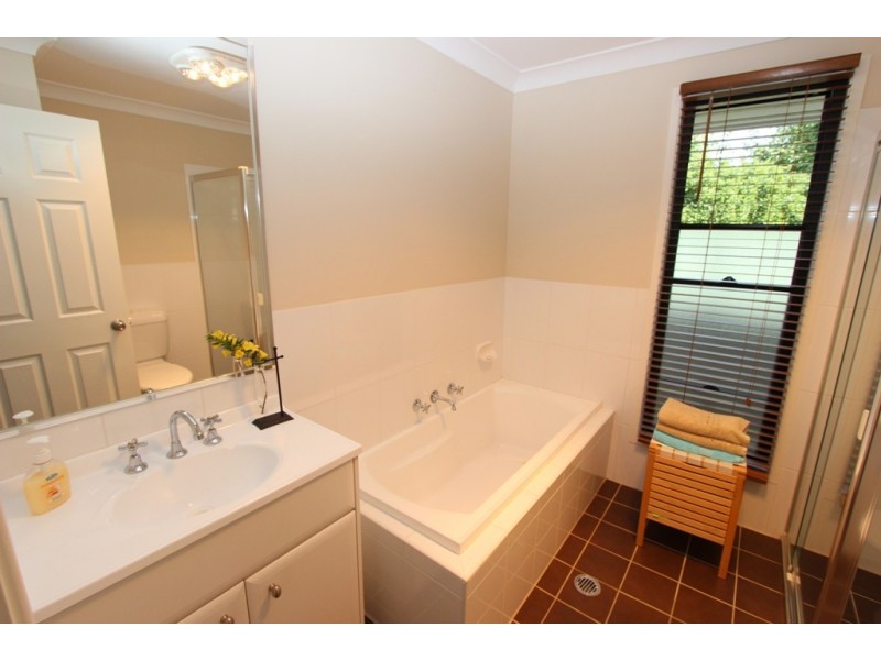 4 Ash Place, Kelso NSW 2795