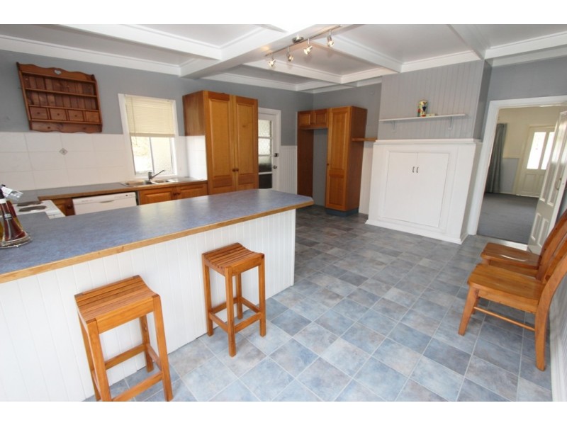 14 West Street, Bathurst NSW 2795