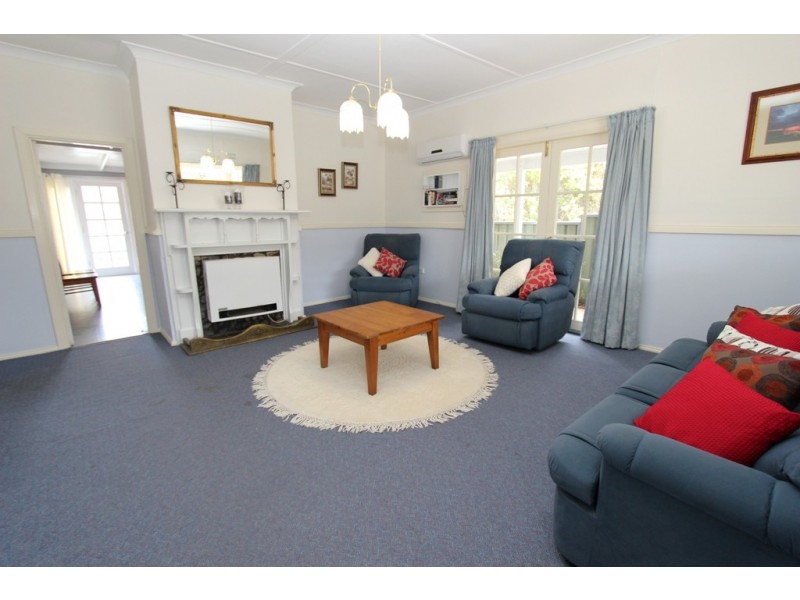 14 West Street, Bathurst NSW 2795