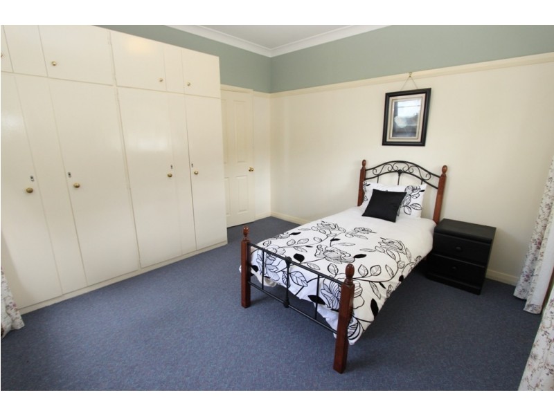 14 West Street, Bathurst NSW 2795