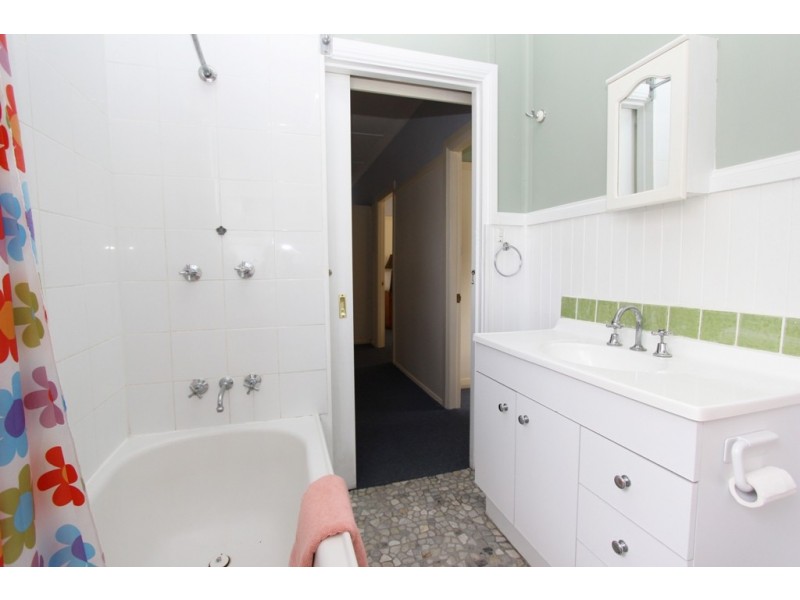 14 West Street, Bathurst NSW 2795