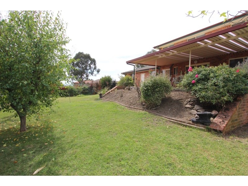 15 Kurumben Place, West Bathurst NSW 2795