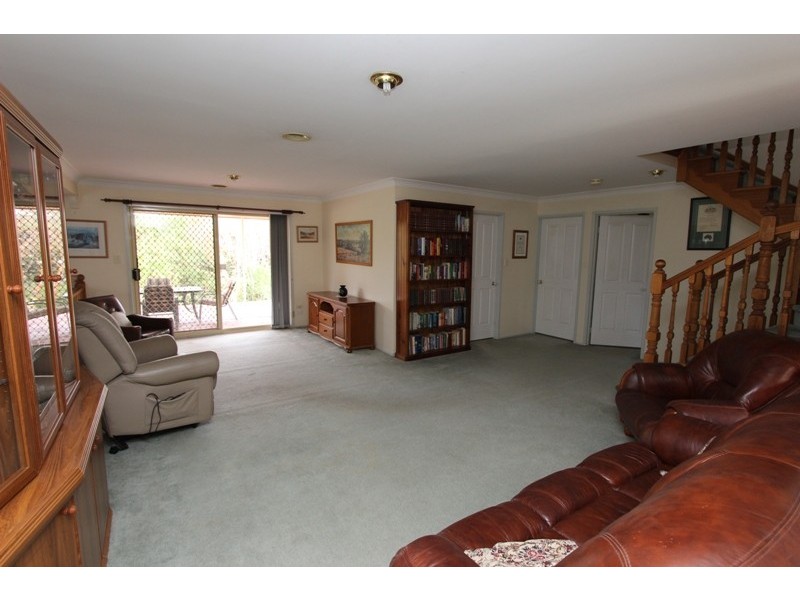 15 Kurumben Place, West Bathurst NSW 2795