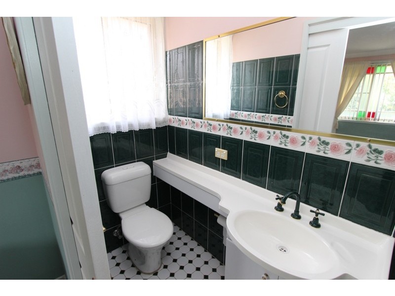 15 Kurumben Place, West Bathurst NSW 2795