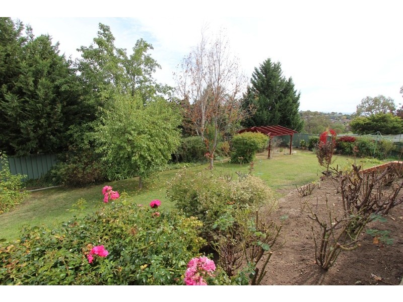 15 Kurumben Place, West Bathurst NSW 2795