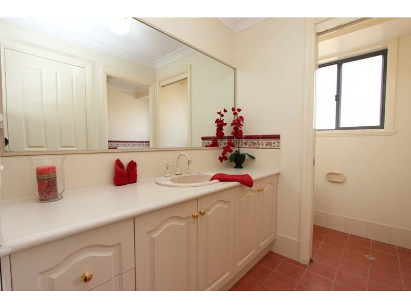 9 Willow Drive, Kelso NSW 2795