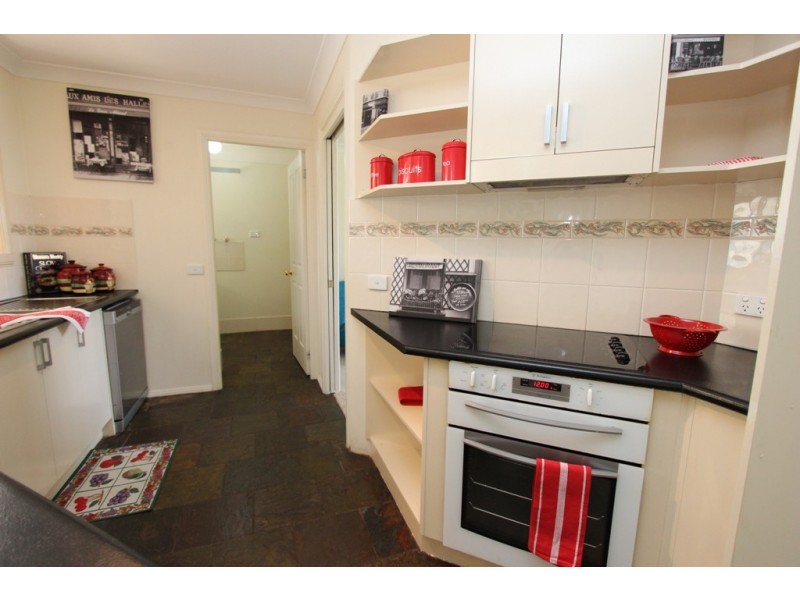 9 Willow Drive, Kelso NSW 2795