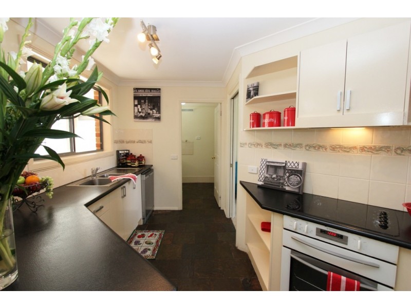 9 Willow Drive, Kelso NSW 2795