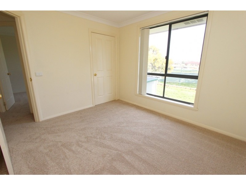 9 Willow Drive, Kelso NSW 2795