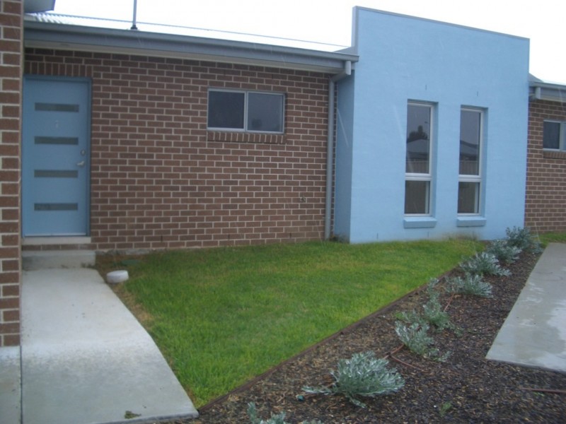 1/40 Wentworth Drive, Kelso NSW 2795