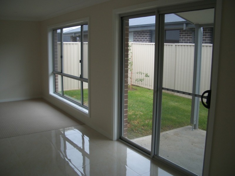 1/40 Wentworth Drive, Kelso NSW 2795