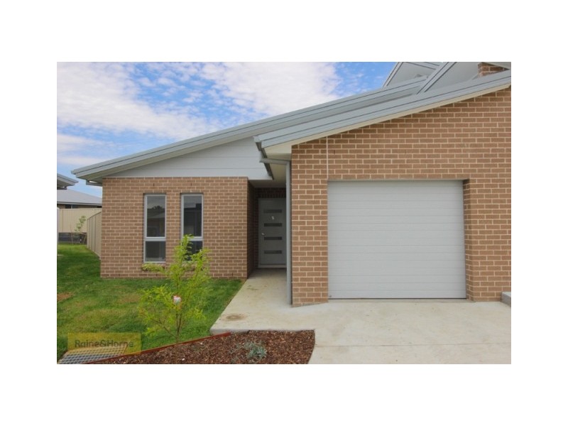 3/40 Wentworth Dr, Kelso NSW 2795