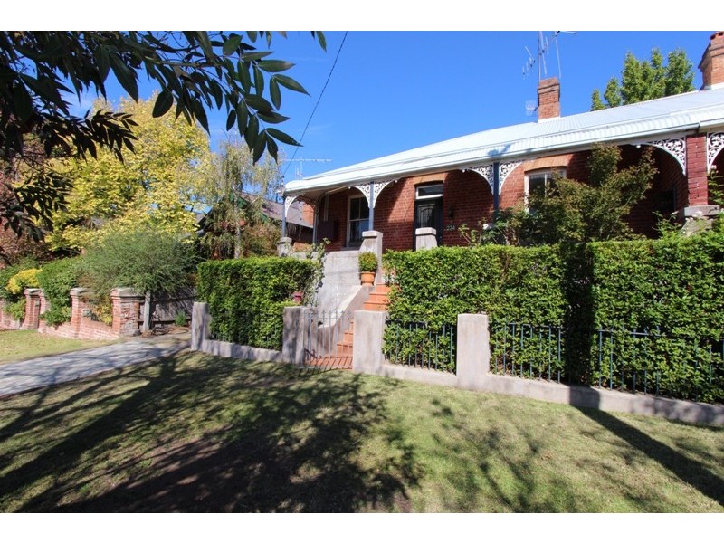 224 Lambert Street, Bathurst NSW 2795