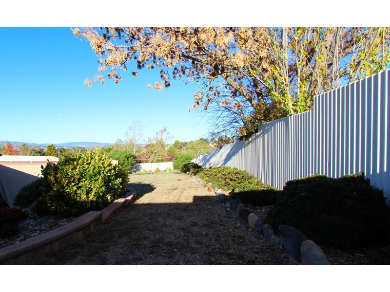 12 Laws Place, West Bathurst NSW 2795