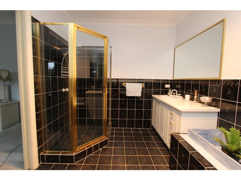 7 McLennan Close, Robin Hill NSW 2795