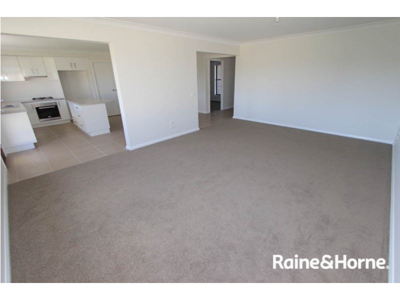 35 Amber Close, Kelso NSW 2795