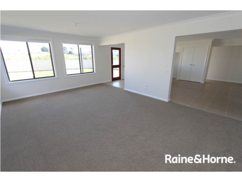 35 Amber Close, Kelso NSW 2795