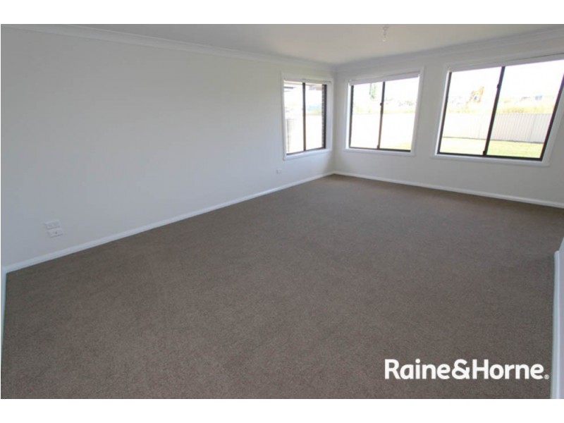 35 Amber Close, Kelso NSW 2795