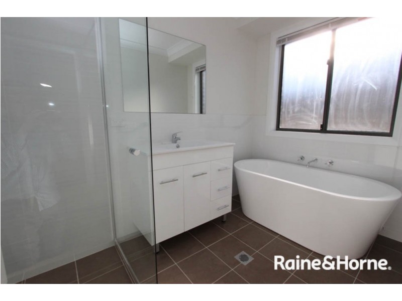 35 Amber Close, Kelso NSW 2795