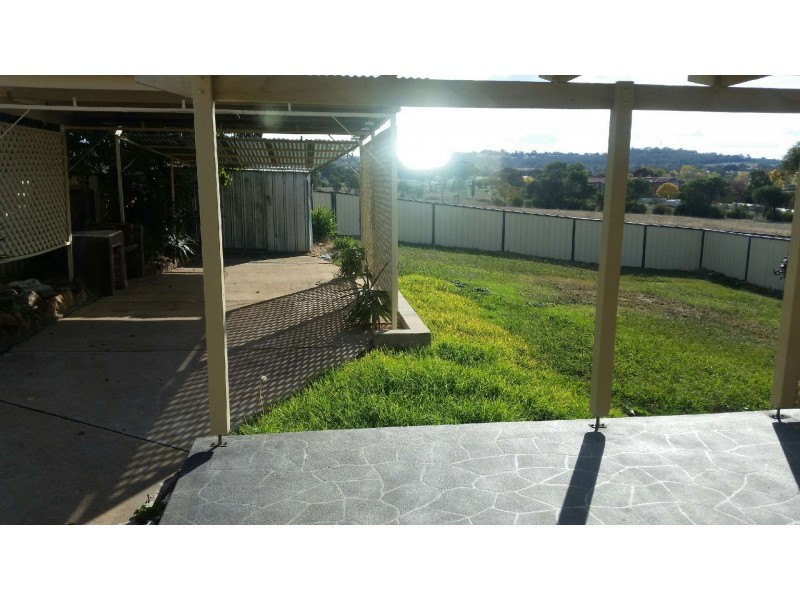 77 College, Bathurst NSW 2795