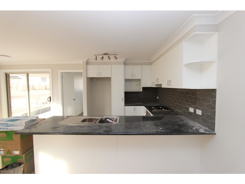 12 Adams Street, Bathurst NSW 2795