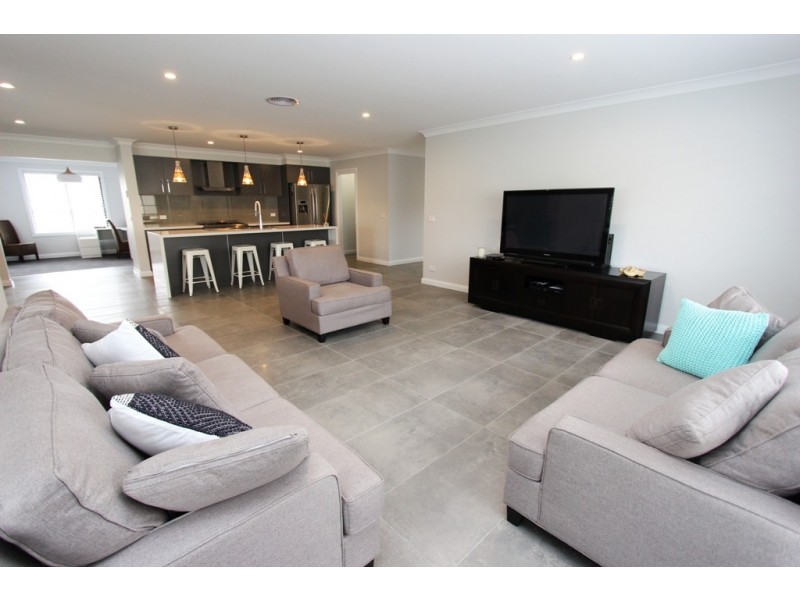 49 Graham Drive, Kelso NSW 2795