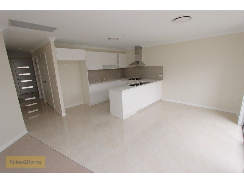 2/40 Wentworth Drive, Kelso NSW 2795