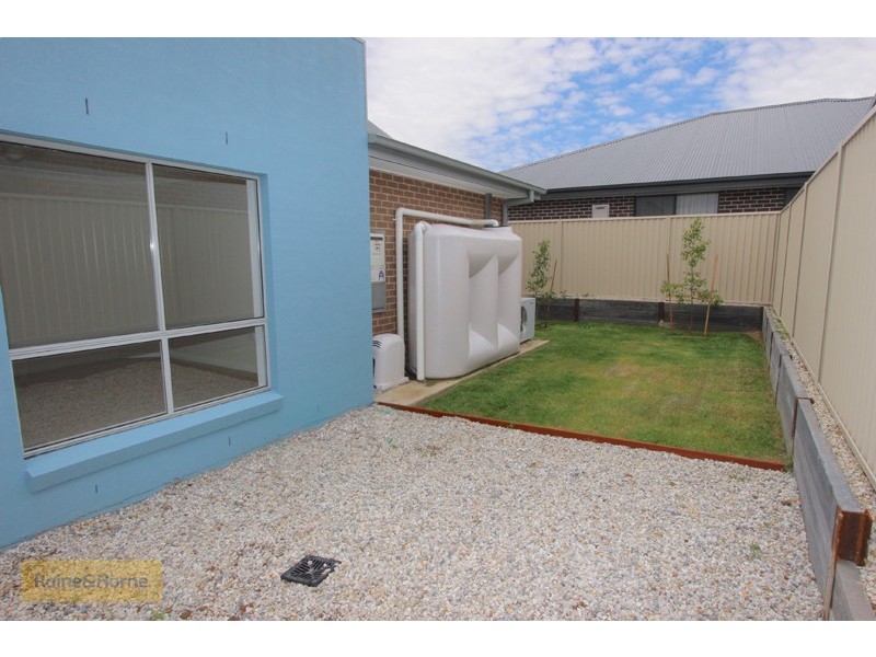 2/40 Wentworth Drive, Kelso NSW 2795