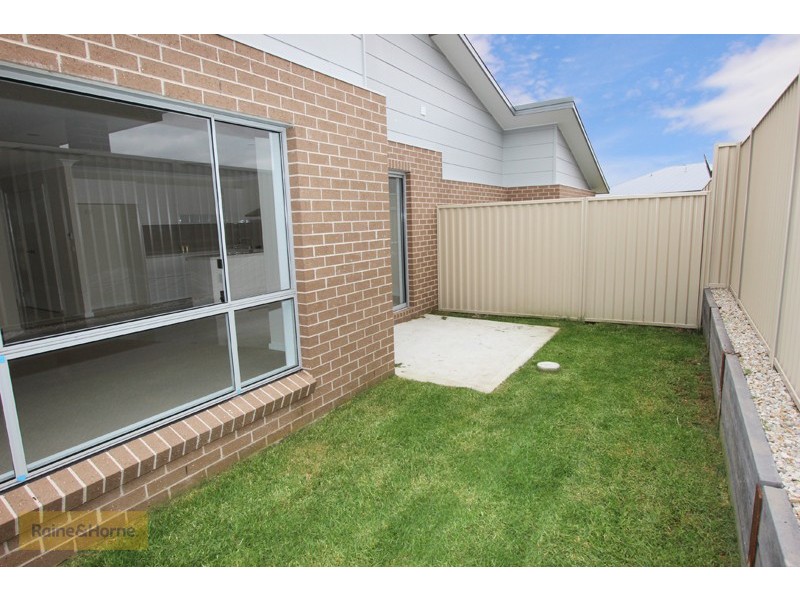 2/40 Wentworth Drive, Kelso NSW 2795
