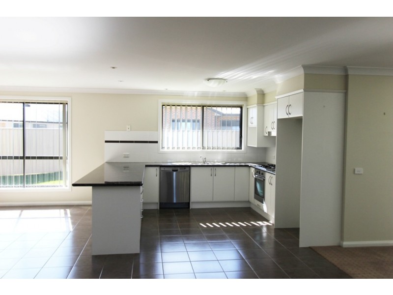 13 Willott Close, Eglinton NSW 2795