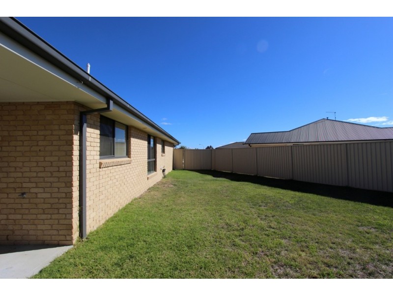 13 Willott Close, Eglinton NSW 2795
