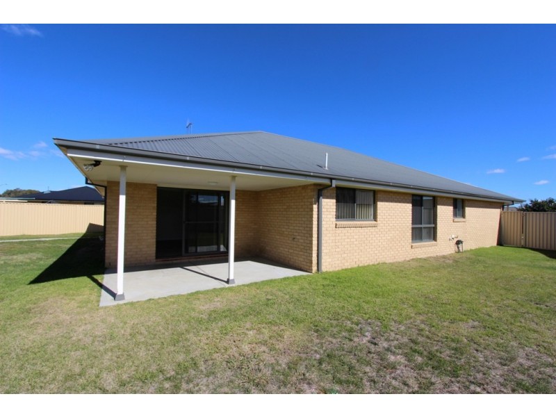 13 Willott Close, Eglinton NSW 2795