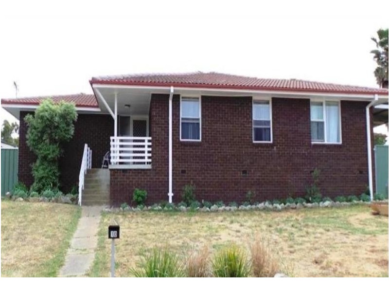10 McKibbin Place, Bathurst NSW 2795