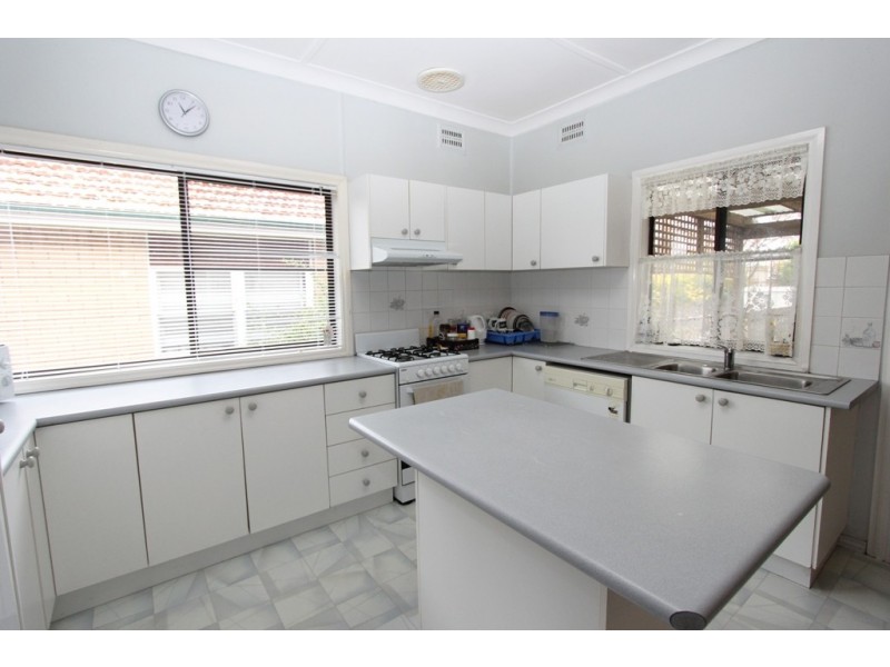 8 Daly Street, West Bathurst NSW 2795
