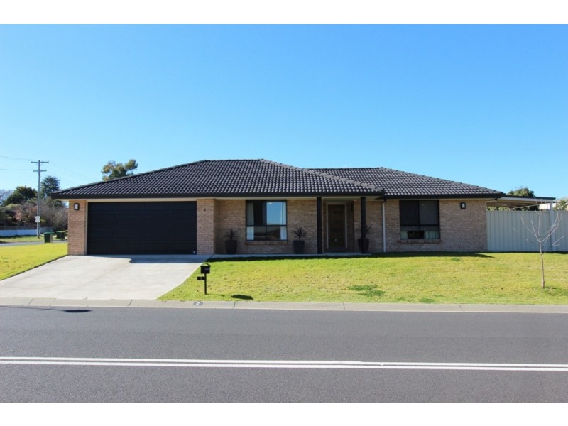 2 Willow Drive, Kelso NSW 2795