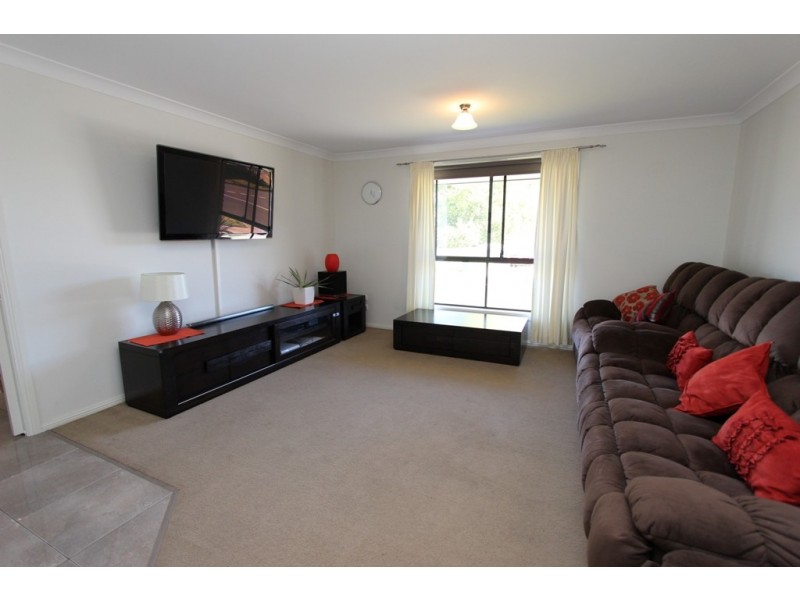 2 Willow Drive, Kelso NSW 2795