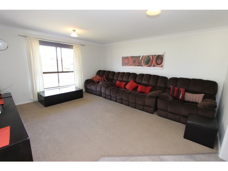 2 Willow Drive, Kelso NSW 2795