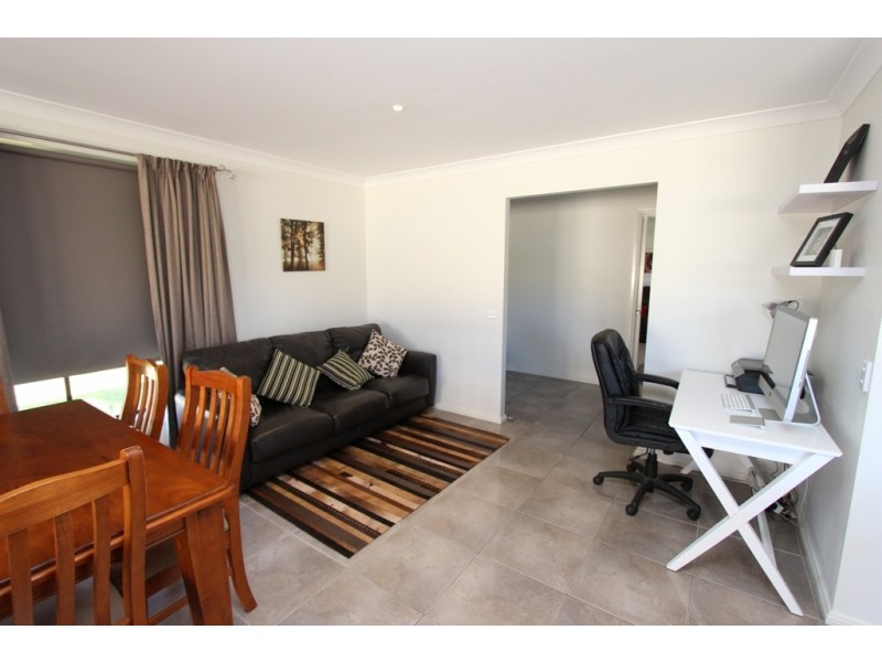 2 Willow Drive, Kelso NSW 2795