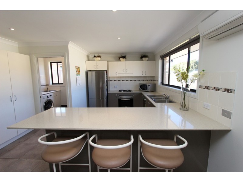 2 Willow Drive, Kelso NSW 2795