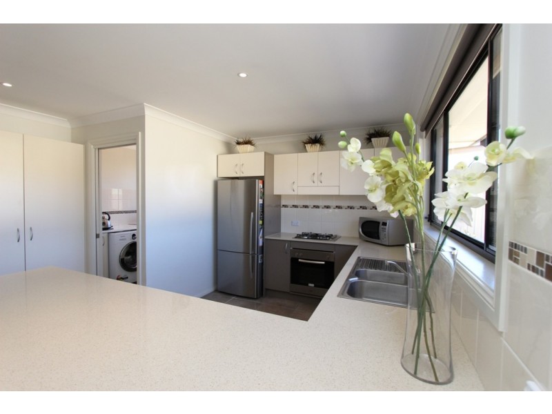 2 Willow Drive, Kelso NSW 2795