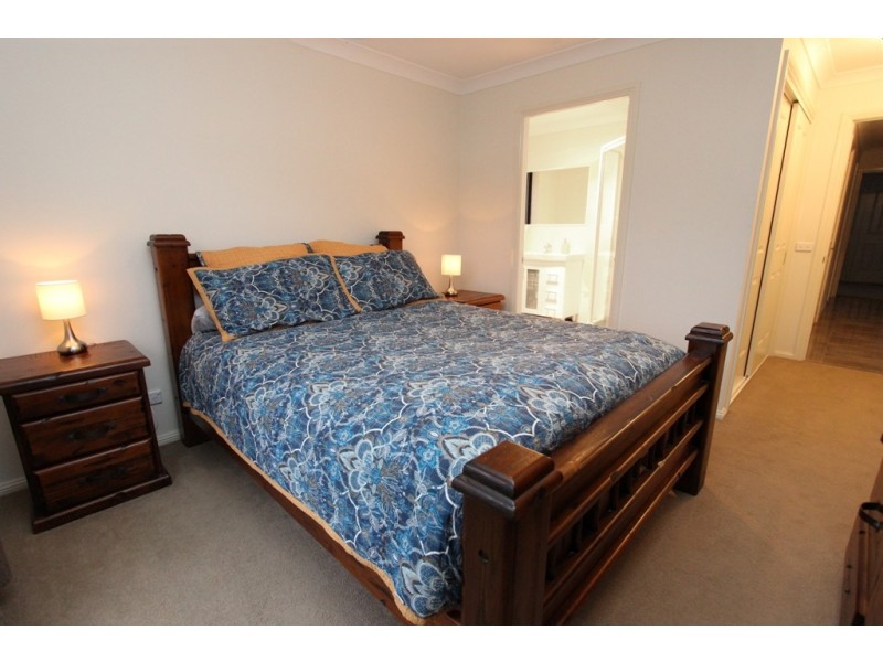 2 Willow Drive, Kelso NSW 2795