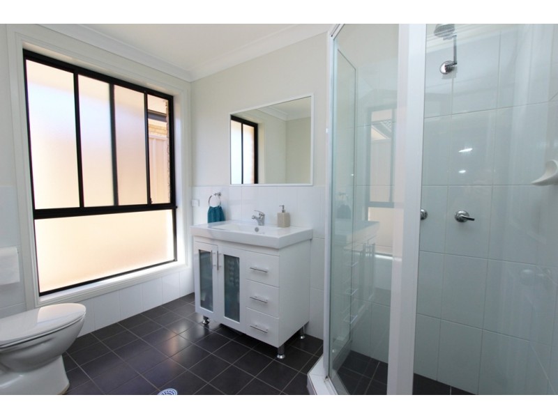 2 Willow Drive, Kelso NSW 2795