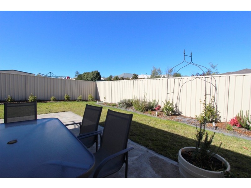 2 Willow Drive, Kelso NSW 2795