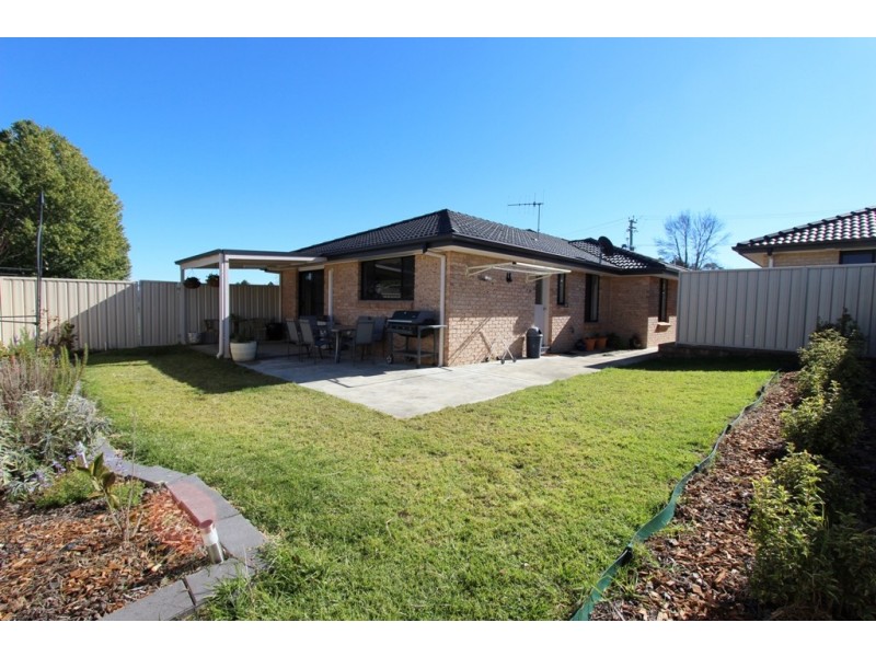 2 Willow Drive, Kelso NSW 2795
