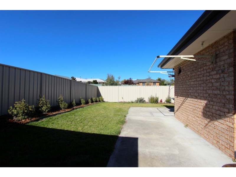 2 Willow Drive, Kelso NSW 2795