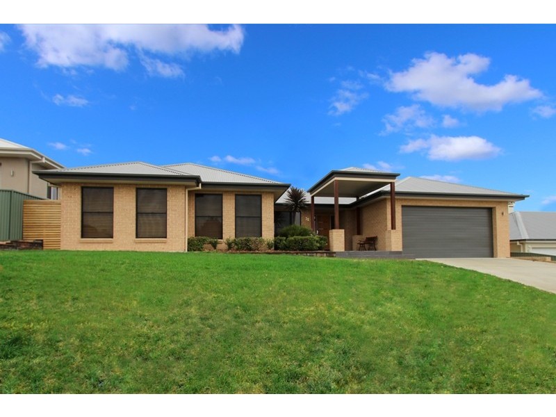 32 Darwin Drive, Llanarth NSW 2795