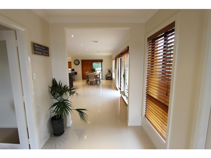 32 Darwin Drive, Llanarth NSW 2795