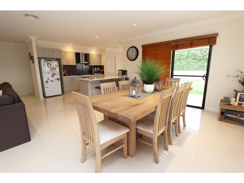 32 Darwin Drive, Llanarth NSW 2795